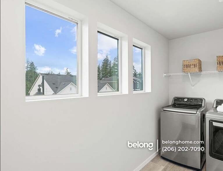 Building Photo - 33352 Holly Ave SE