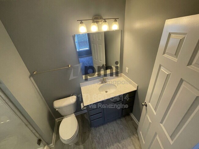 Building Photo - 2948 W New York St