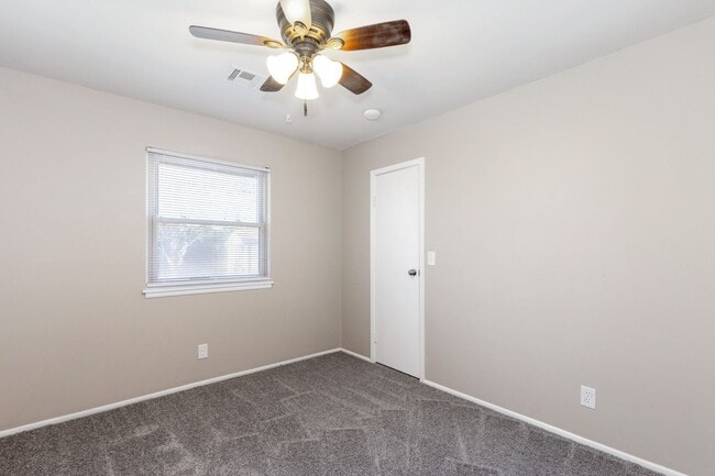 Building Photo - Don’t miss out on this beautiful 3 bedroom, 2 bath home in Bel Aire!