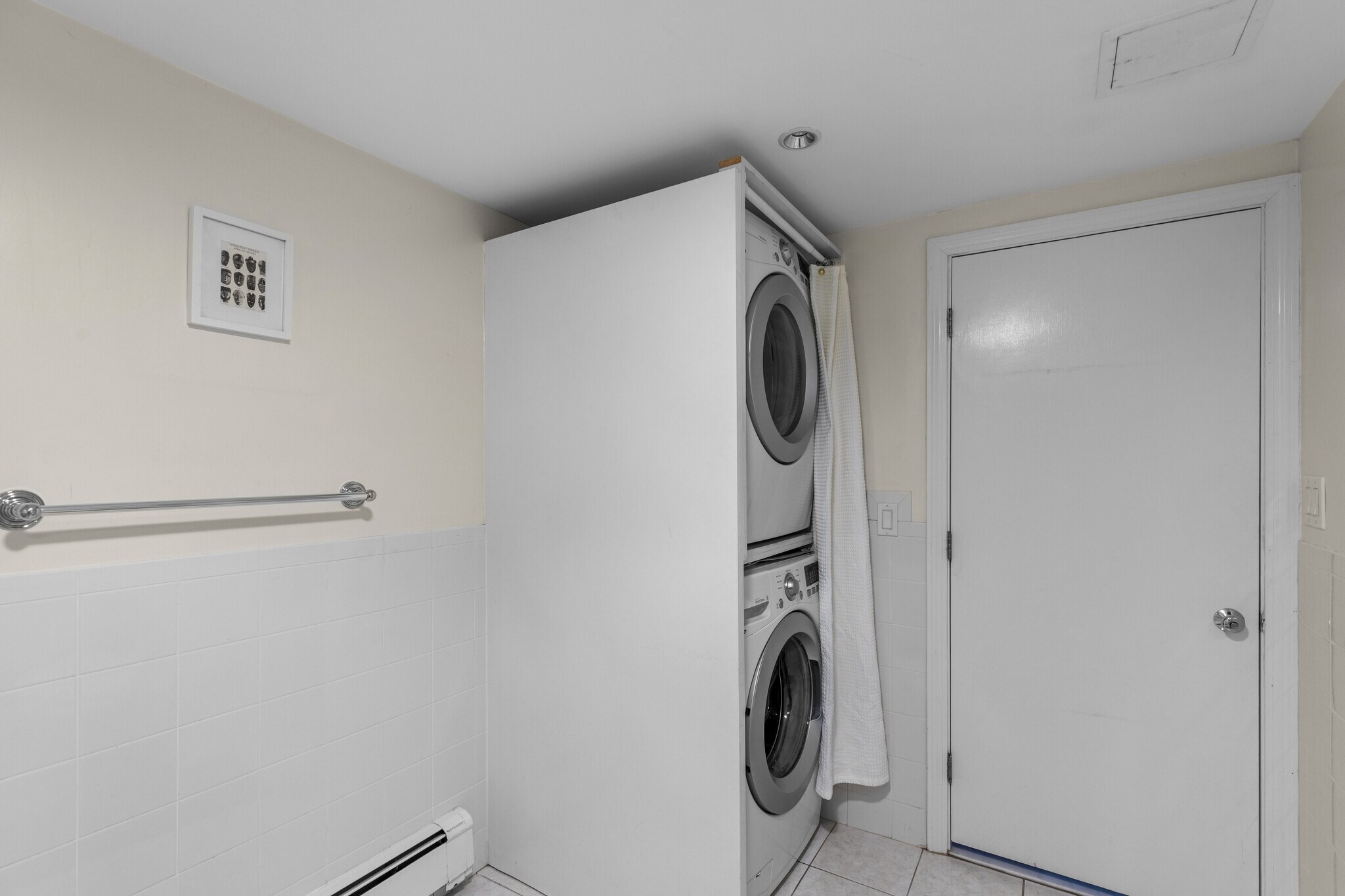 Building Photo - 56 Hobson St