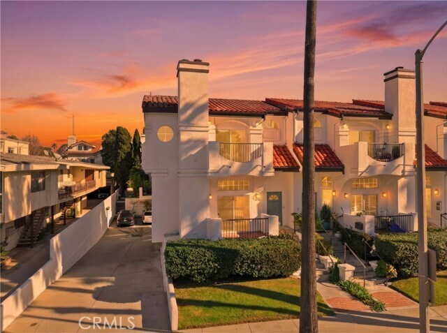 Building Photo - 200 N Catalina Ave