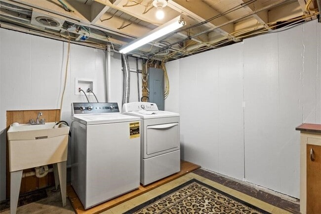 Building Photo - 45 Marsden Rd