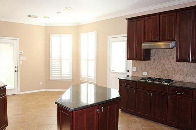 Building Photo - 20419 Windrose Bend Dr
