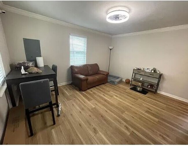 Building Photo - Spacious 3 Bed, 2 Bath Home with Workshop ...