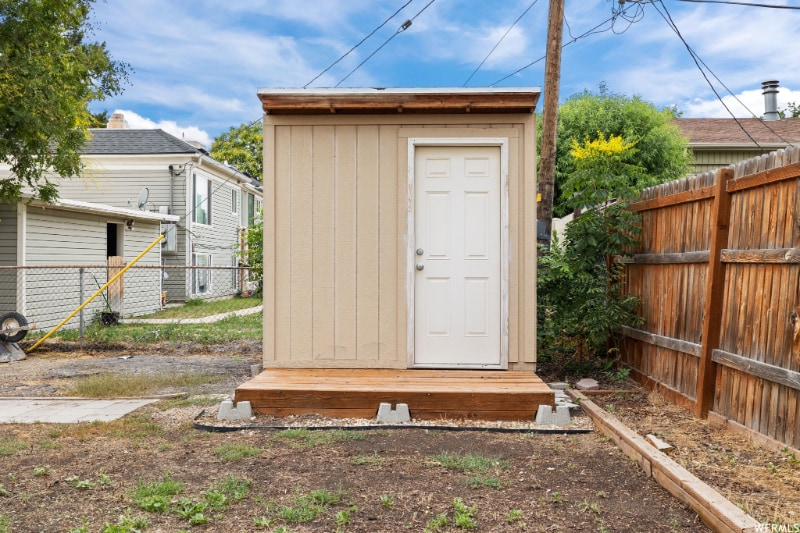 Building Photo - 1730 W Baroness Pl