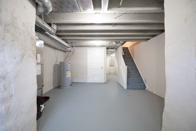 Building Photo - ???Completely Renovated 3 Bedroom 1.5 Bath...