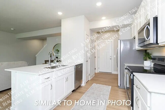 Building Photo - 6957 Poppy Ct