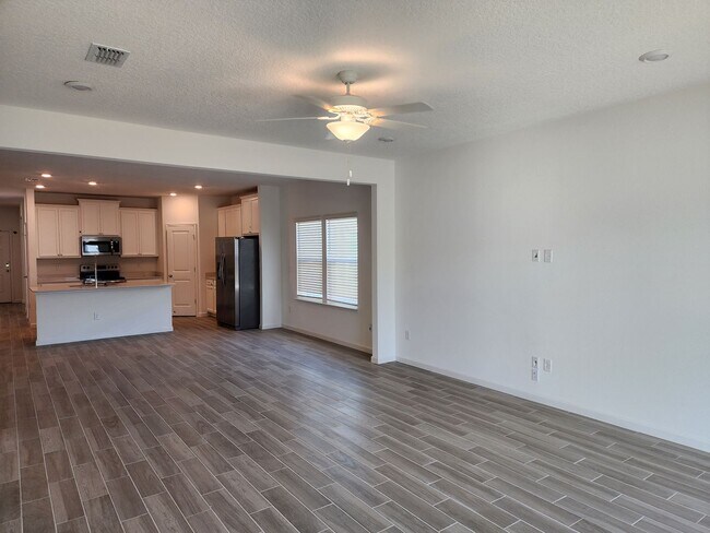 Building Photo - ****TWO WEEKS FREE**** Spacious 3BR Home in Quiet Jacksonville Neighborhood