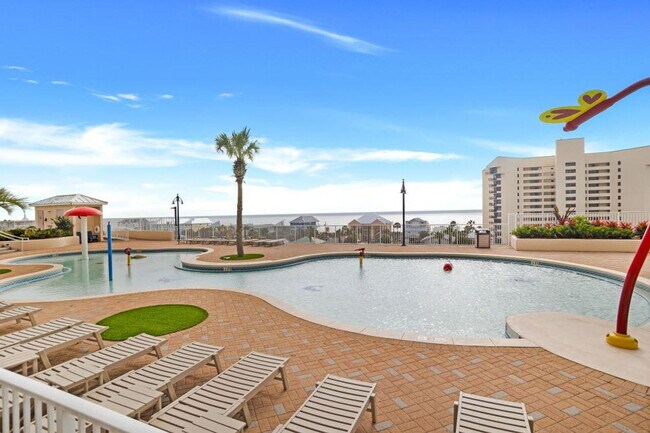 Building Photo - 9860 S Thomas Dr