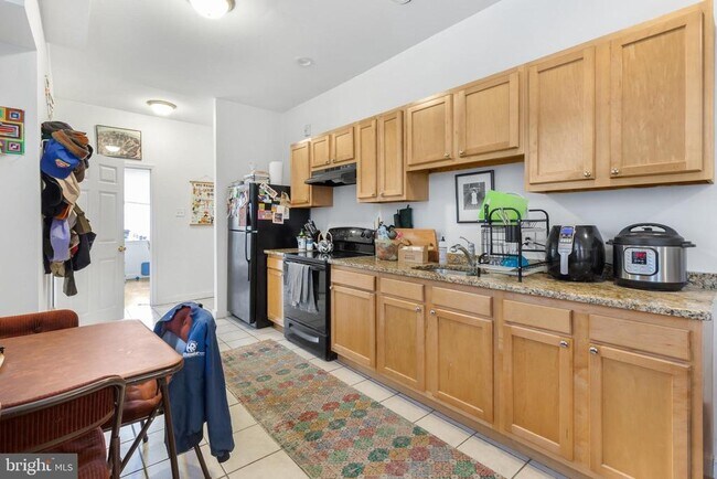 Building Photo - 2010 E York St