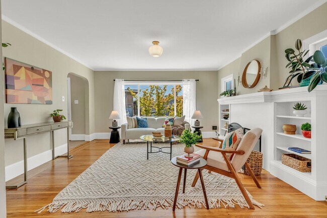 Building Photo - Charming Updated Oakland Home for Lease