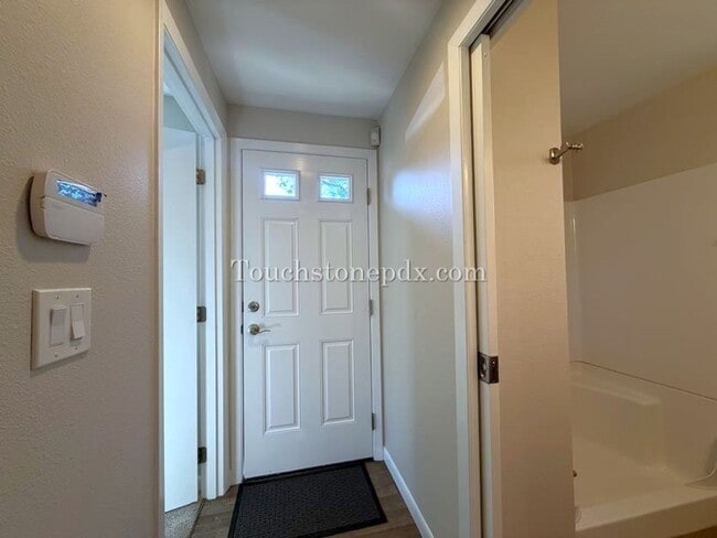 Building Photo - 5116 SE Mitchell St