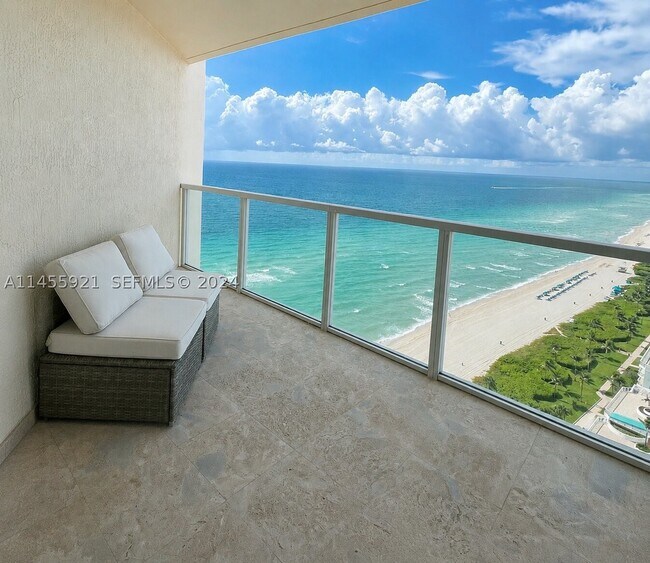Building Photo - 16699 Collins Ave