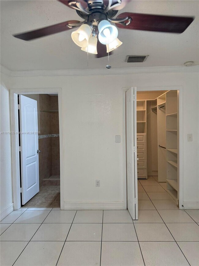 Building Photo - 445 SW 78th Pl