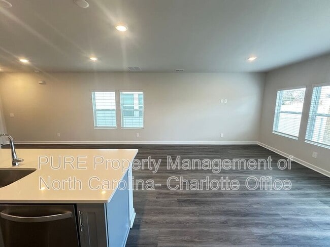 Building Photo - 1764 Braemar Vlg Dr