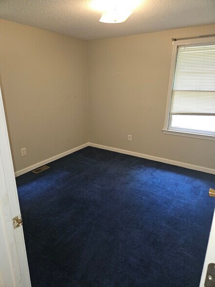 Building Photo - 125 Ray Dr