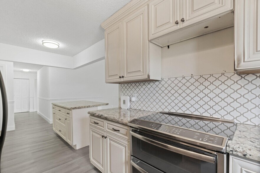 Building Photo - 23089 SW 55th Ave