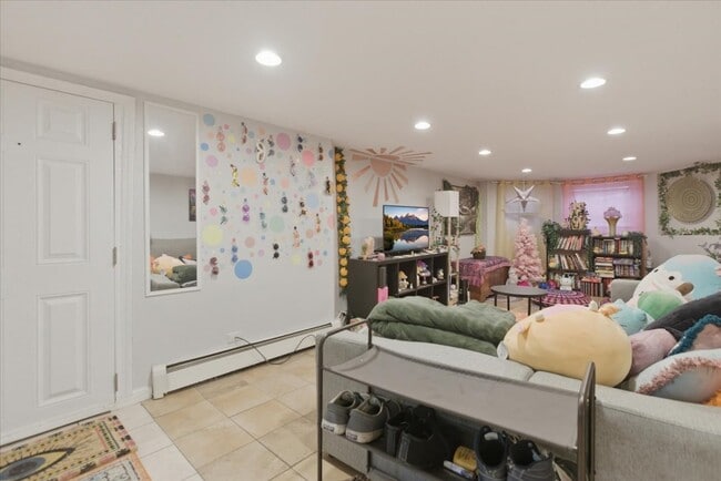 Building Photo - 3727 N Bosworth Ave