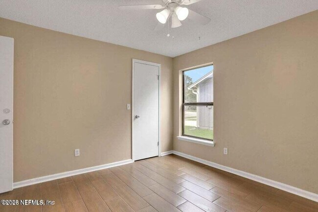 Building Photo - 7318 Amandas Crossing Dr S