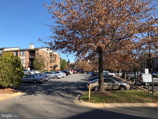 Building Photo - 18120 Chalet Dr