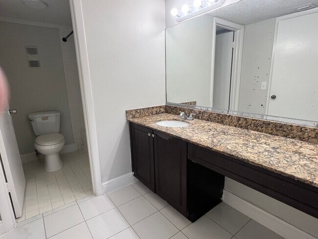 Building Photo - 11552 NW 39th St