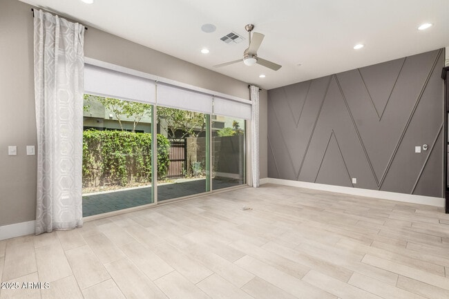 Building Photo - 7500 E Via De Luna Dr