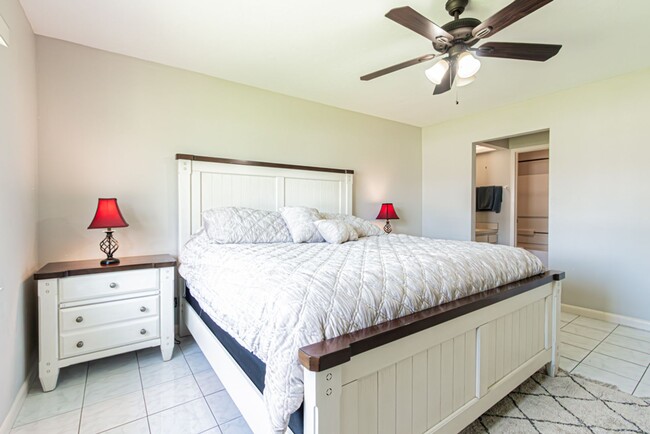 Building Photo - Fully Furnished Naples Condo with Resort-Style Living