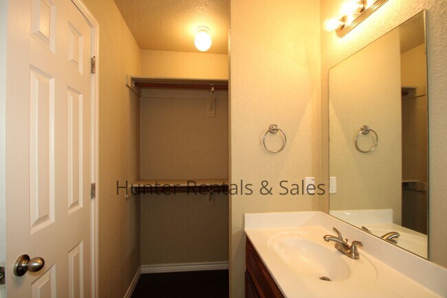 Building Photo - Every Room Has Its Own Bathroom!!!