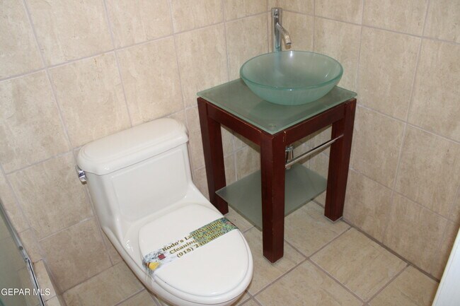 Building Photo - 9201 Mt Shasta Dr