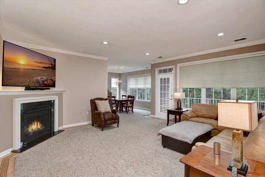 Building Photo - 594 Saint Andrews Pl