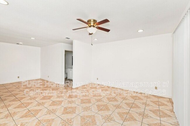 Building Photo - 2121 Banyan Way