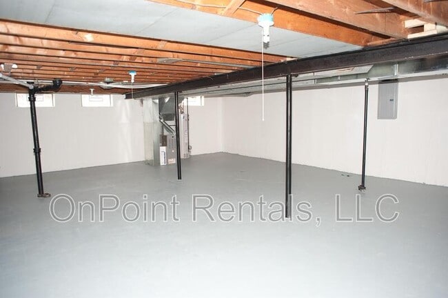 Building Photo - 331 Radcliff St