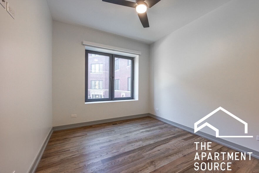 Building Photo - 1325 W Estes Ave