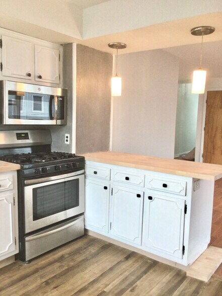 Building Photo - 506 Gregory Ave