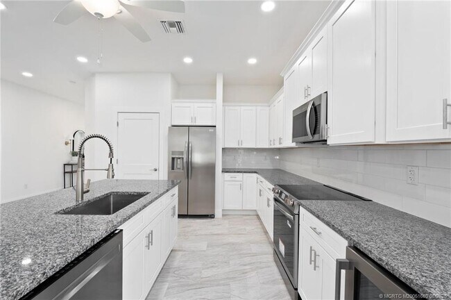 Building Photo - 1014 SW 35th St