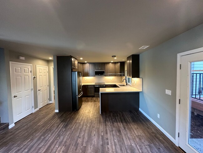 Building Photo - Charming 3 Bedroom 2 bathroom back house in the heart of San Diego's most desirable neighborhoods!