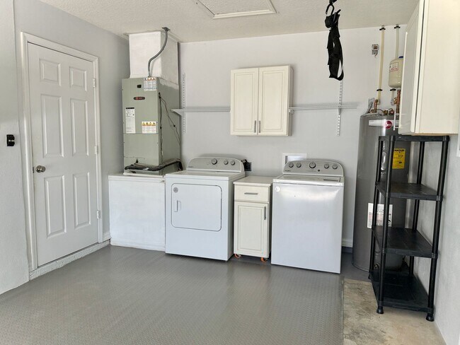 Building Photo - 2BR 2BA Updated Duplex in Sebastian Highlands