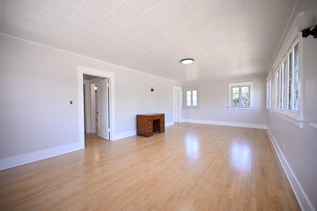Building Photo - 1208 24th St