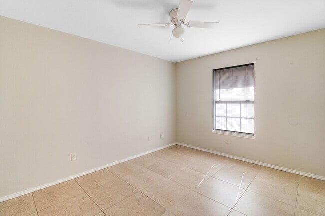 Building Photo - 413 Date Palm Ave