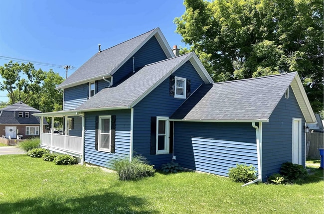 Building Photo - The Blue House