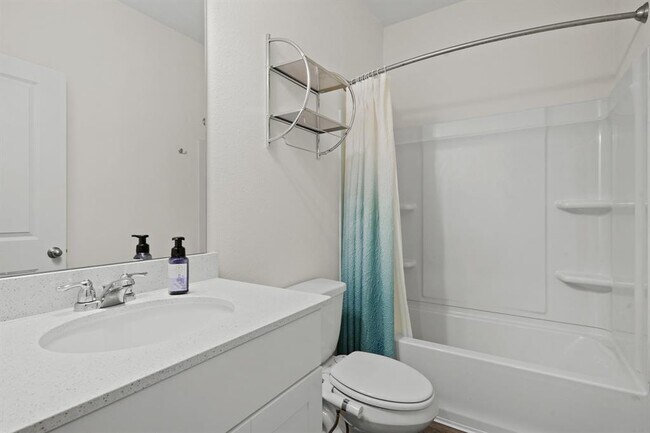 Building Photo - 6306 Highland Trl Dr