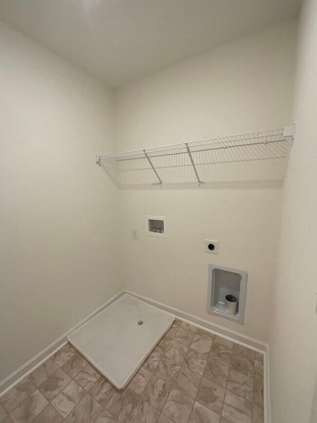 Building Photo - Nice 3 bedroom/2 bath - East Morristown