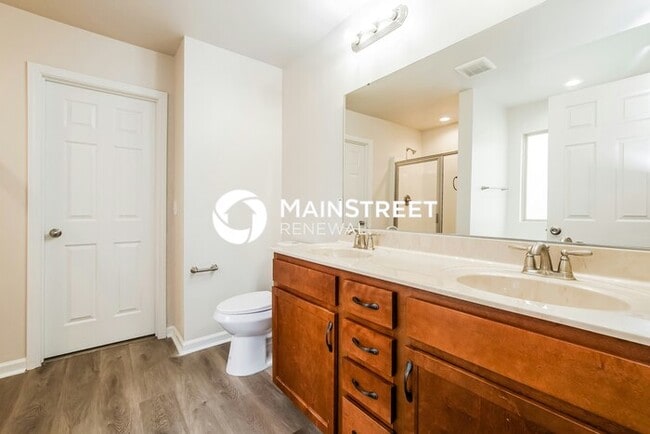 Building Photo - 4 Bedroom Pet-Friendly Home in Raleigh, NC with Main Street Renewal