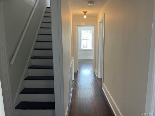 Building Photo - 227-229-229 S Ridge St