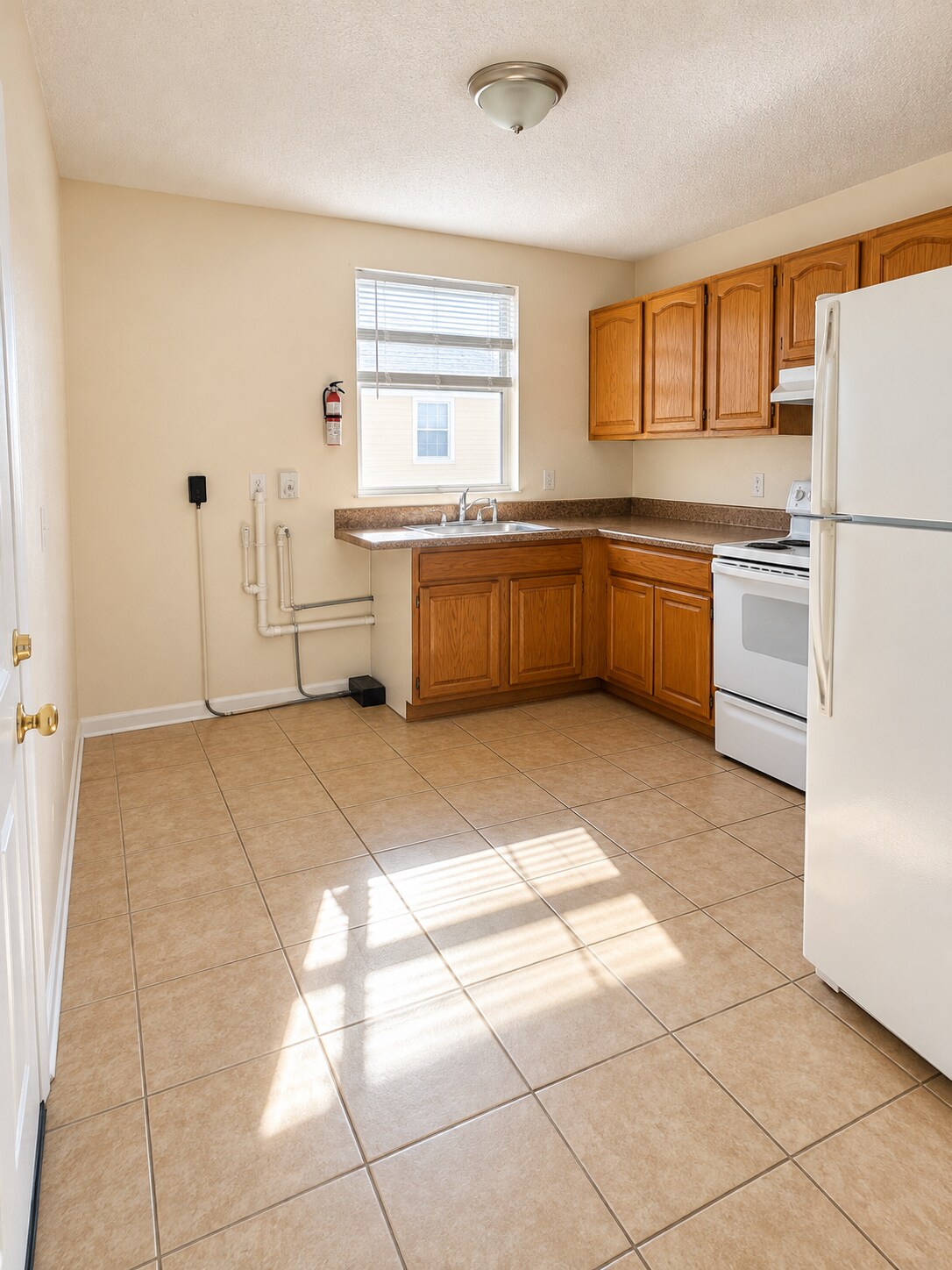 Kitchen - 2730 Hamilton Cir