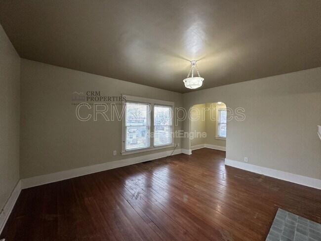 Building Photo - 225 Kingston Rd