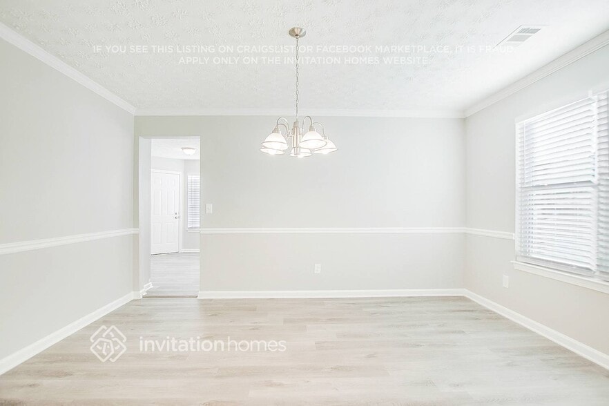 Building Photo - 4558 Carriage Park Dr