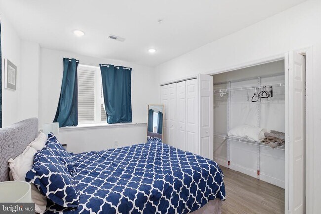 Building Photo - 925 N Broad St