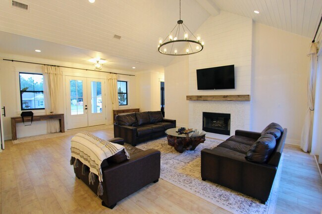 Building Photo - 3116 Pinot Way