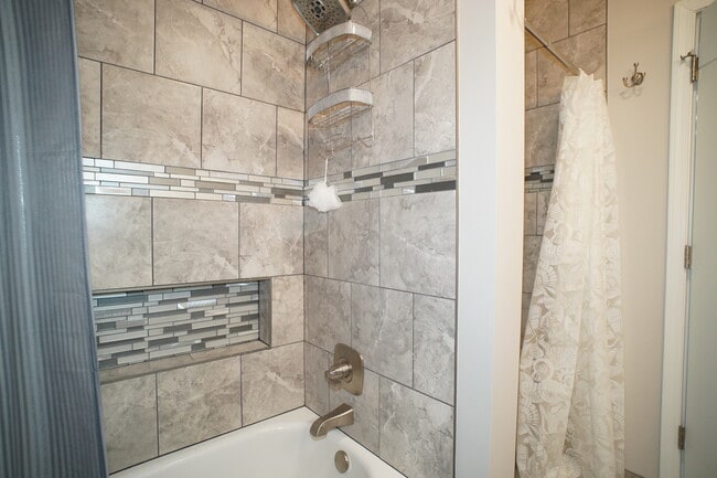 Building Photo - 6092 Cleveland St